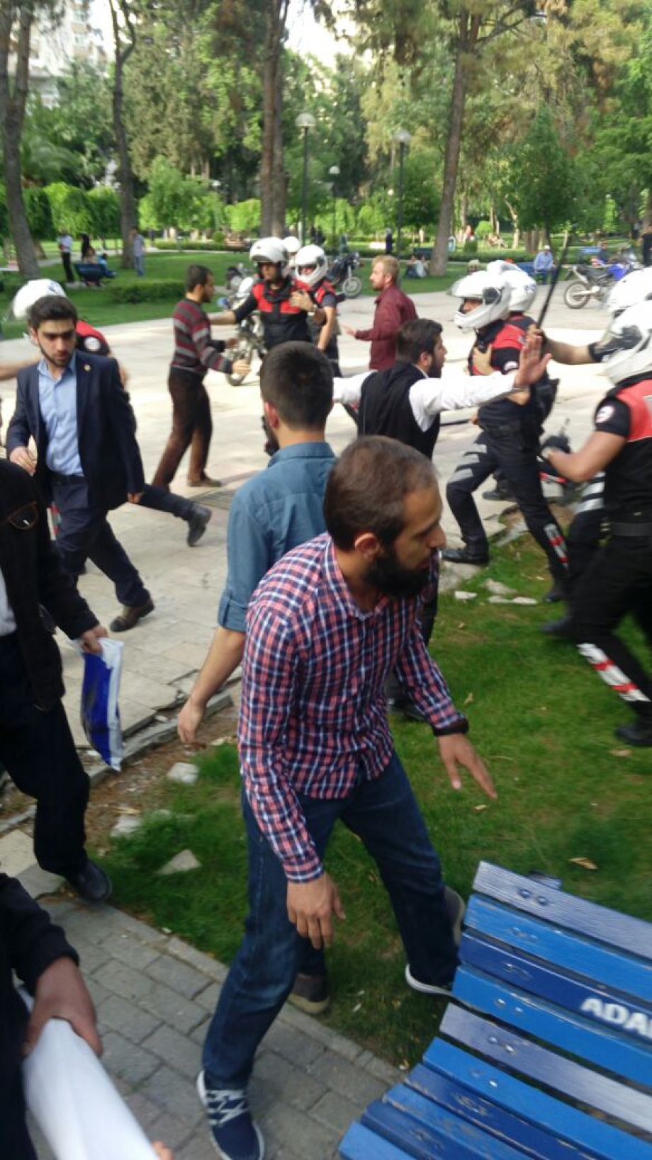 Furkan Vakfı Mensuplarına Acımasız Müdahale Anından Kareler