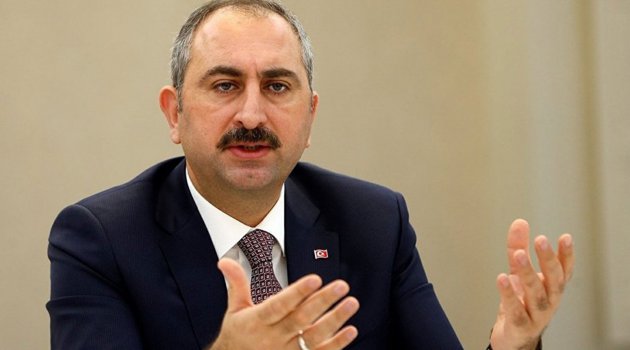 Adalet Bakanı: Sizin gibi düşünmeyen kimseye baskıda bulunamazsınız