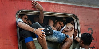 Bir mülteci Suriye&#39;den Avrupa&#39;ya nasıl ulaşır?