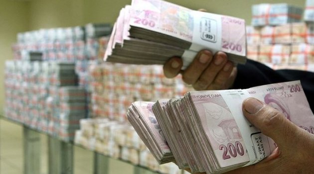Hazine 7,4 milyar lira borçlandı