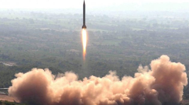 Pakistan'ın uzun menzilli füze denemesi başarıyla sonuçlandı