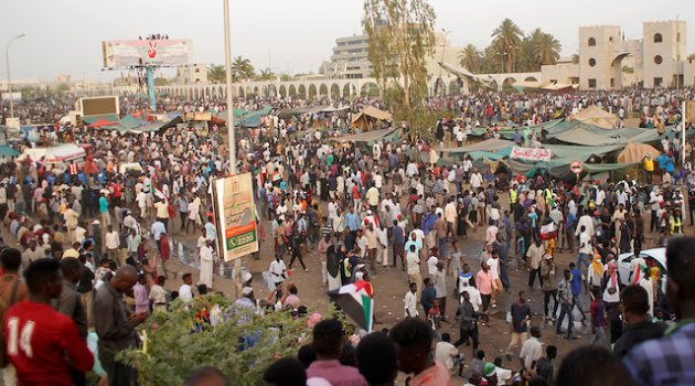 Sudan'da sokağa çıkma yasağı kaldırıldı