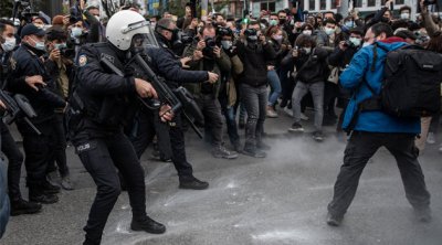 Kadıköy'deki Boğaziçi eyleminde gözaltına alınan 2 kişi tutuklandı
