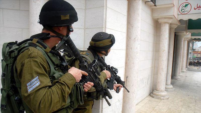 İşgalci İsrail güçleri Batı Şeria'da 8 Filistinliyi yaraladı