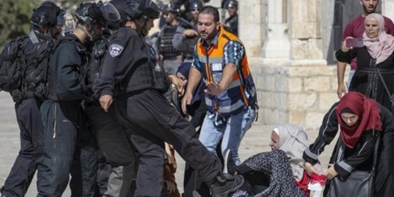 İşgalci İsrail polisi Filistinli kadınlara saldırdı