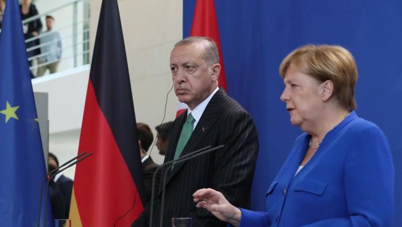 Merkel'den Erdoğan'a: Suriye'deki askeri operasyonu durdurun