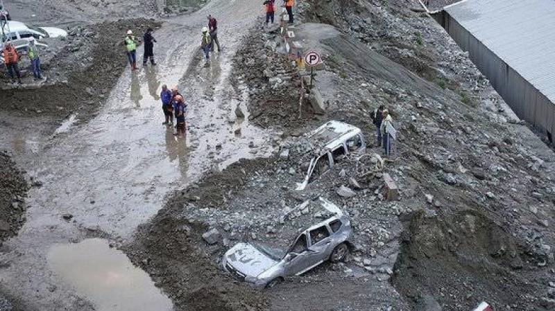 Artvin'de sel felaketi: Bir kişi öldü, üç kişi kayıp