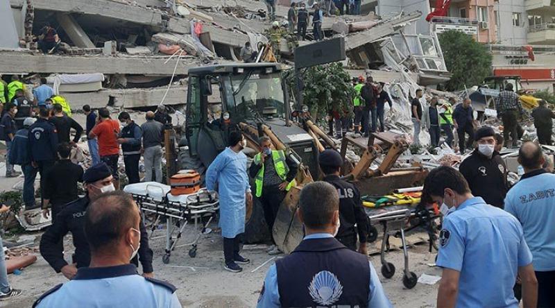 İzmir'deki 6,6 büyüklüğündeki depremde can kaybı 24'e yükseldi