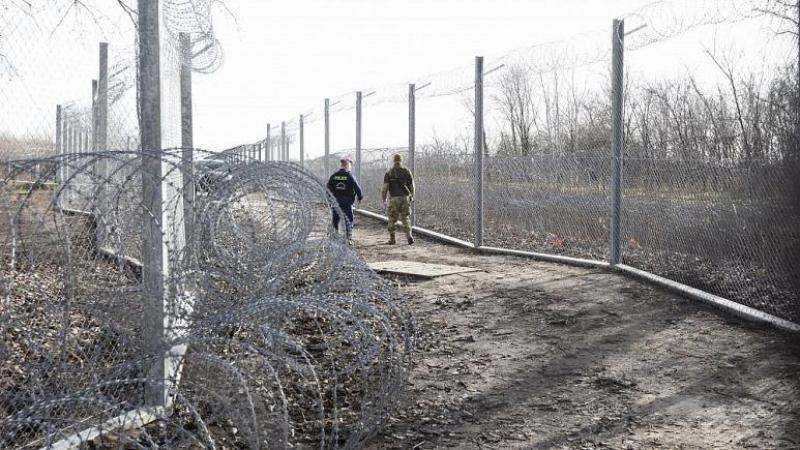 Macaristan hükümeti mültecileri aç bırakarak iltica başvurusundan caydırmaya çalışıyor