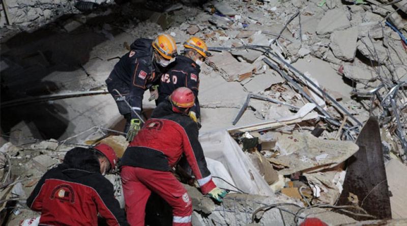 İzmir depreminde ölü sayısı 91’e yükseldi