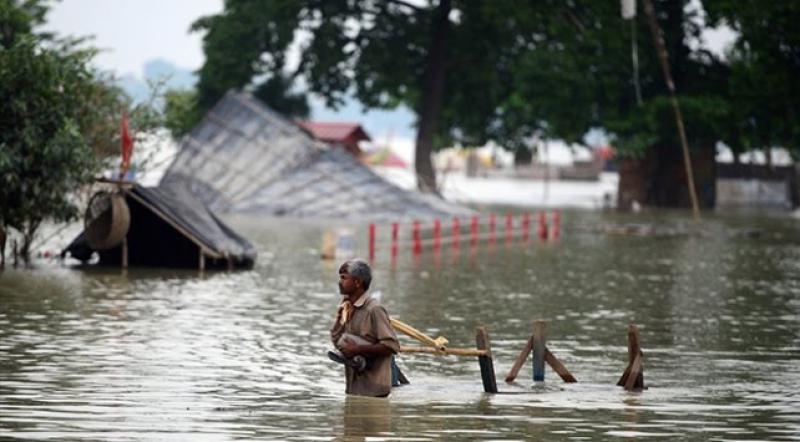 Hindistan'da şiddetli yağışlarda 200'den fazla kişi hayatını kaybetti
