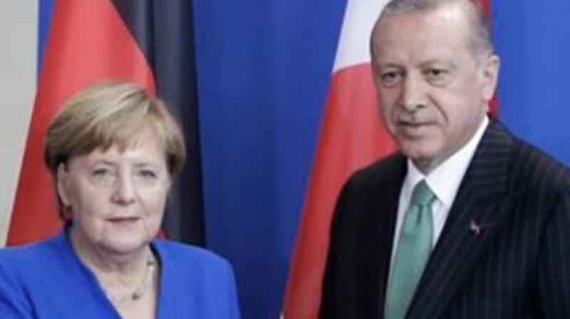Erdoğan, Merkel ile Doğu Akdeniz'i görüştü