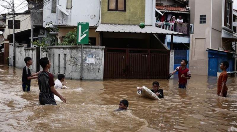 Endonezya'da Sel: 13 Ölü, 46 Kayıp