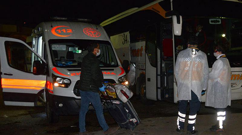 Adana'da Corona Alarmı! Otobüsü Durdurup Müşahedeye Aldılar
