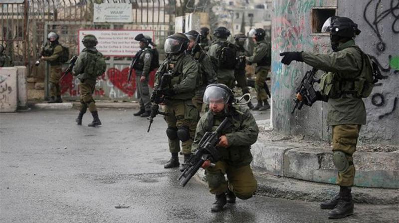 İşgal Yönetimi 10 Filistinliyi Alıkoydu