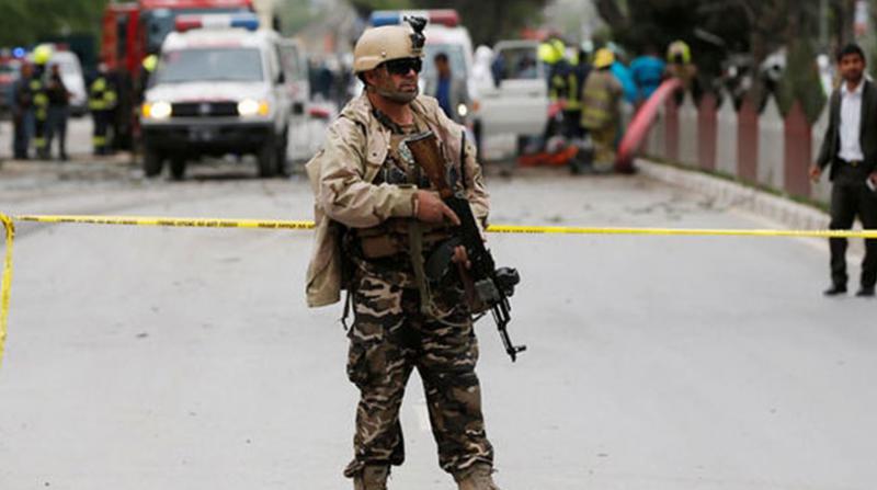 Afganistan'da NATO askeri konvoyuna bombalı saldırı