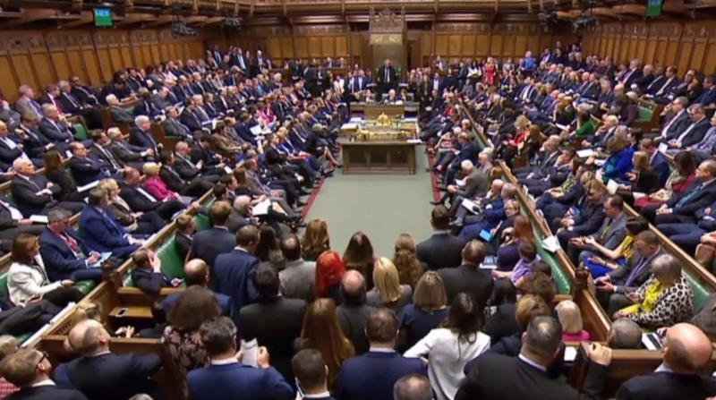 İngiltere'de Parlamento Çalışmaları Askıya Alındı