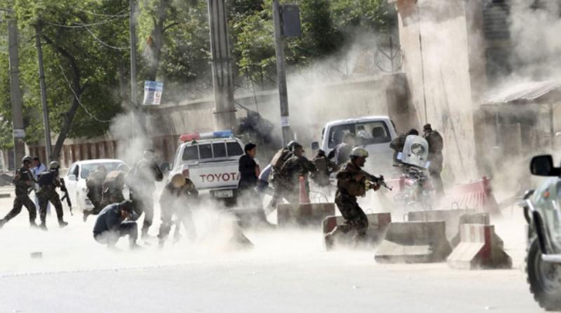 Afganistan'da Askeri Karakola saldırı: 15 ölü