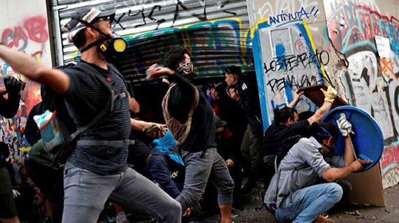 Şili'deki Gösteriler Durulmuyor