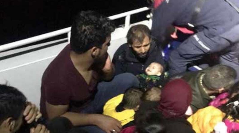 Göçmenleri Taşıyan Tekne Battı: 1 Çocuk Öldü, 1 Bebek Kayıp