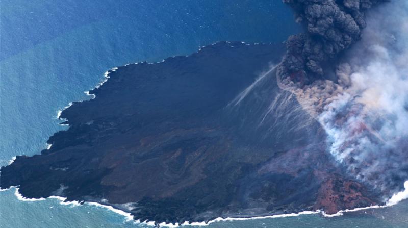 NASA Uzaydan Görüntüledi! Volkanik Ada 7 Kat Büyüdü