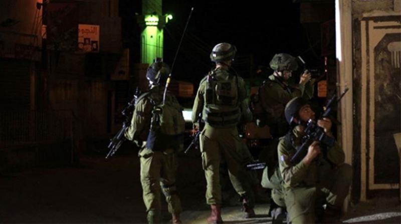İşgal Güçleri Gece Baskınlarında 13 Filistinliyi Gözaltına Aldı