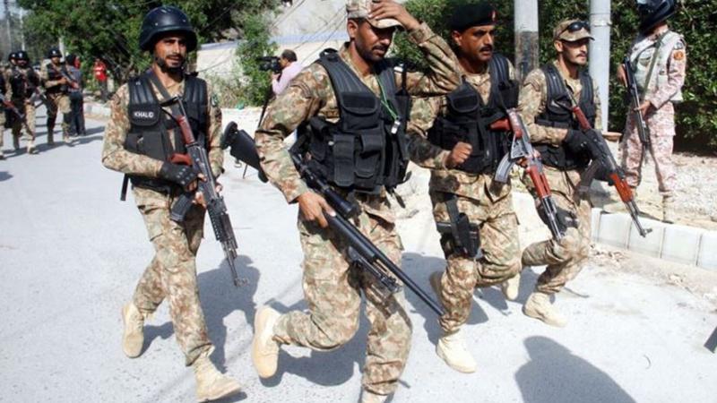 Afganistan tarafından Pakistan askerlerine saldırı: 10 asker öldü