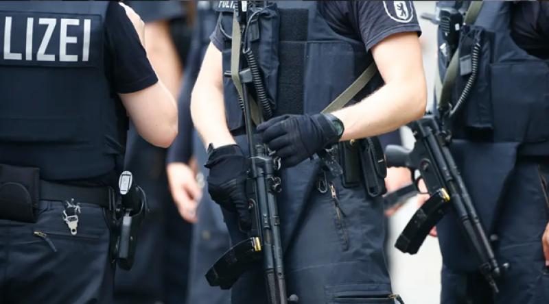 Almanya'da camiye saldırı planlayan aşırı sağcılara yönelik operasyon