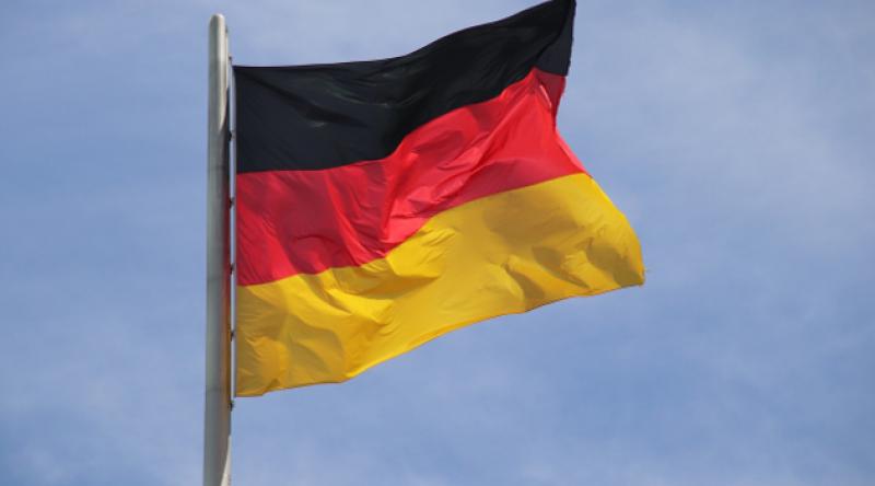 Almanya'da başörtülü kadınlar sözlü ve fiziksel saldırıya uğruyor