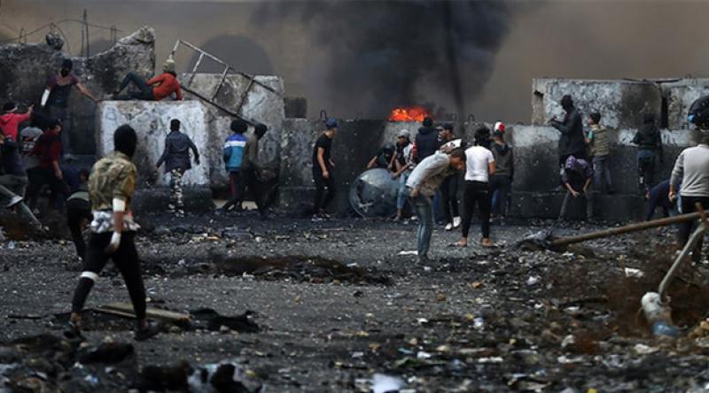 Bağdat'ta Göstericilere Saldırı: 16 Ölü