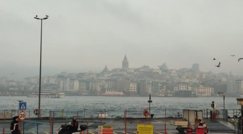 İstanbul Boğazı'nda sis! Boğaz gemi trafiğine kapatıldı