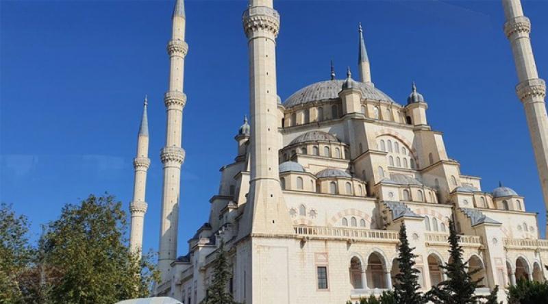 Adana'da cuma namazı kılınacak cami ve alanlar