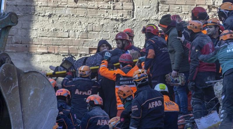 Elazığ'daki depremde hayatını kaybedenlerin sayısı 35'e çıktı