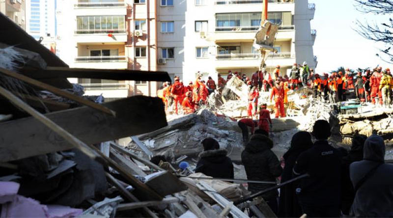 İzmir’de 11 bin 97 binada hasar tespiti: 124 bina ‘acil yıkılacak’ statüsünde