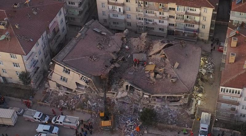 Deprem sonrası 398 artçı sarsıntı meydana geldi