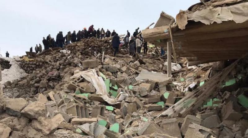 İran'daki depremlerde 104 kişi yaralandı