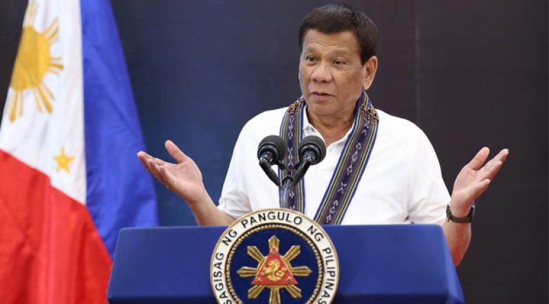 Duterte'ye dokunmak yasaklandı
