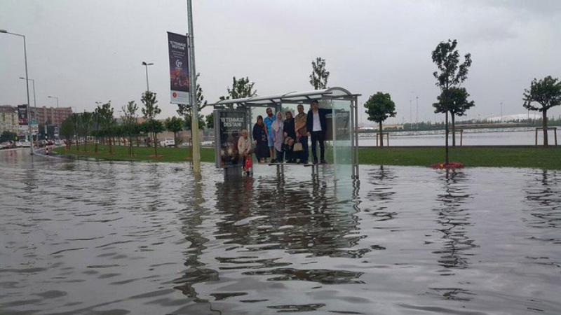 İstanbul Valiliği: Fatih'te metrekareye 114 kilo yağış düştü