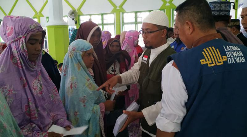 Endonezya'nın Sulawesi Adası’nda 300 kişi topluca Müslüman oldu