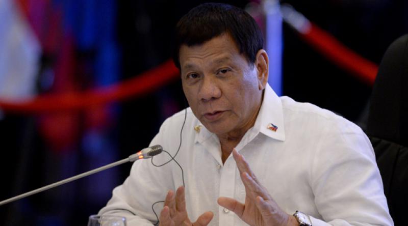 Duterte'den halka 'sıkıyönetim' uyarısı