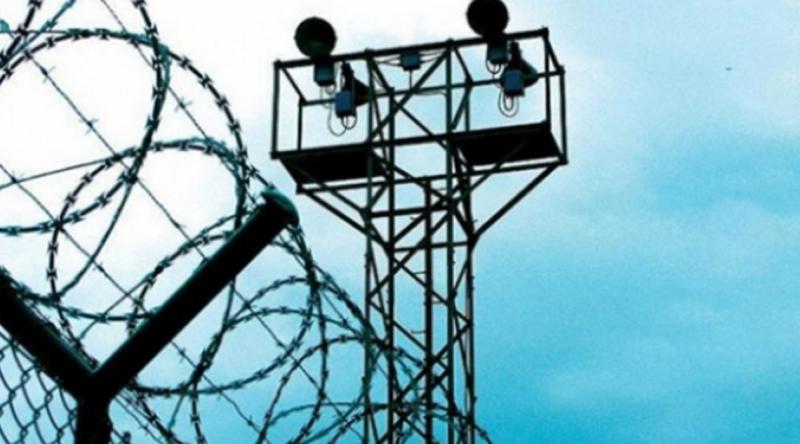 Lübnan'da 69 mahkum cezaevinden firar etti