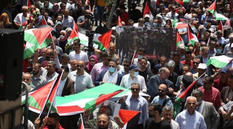 İşgalci İsrail'in 'ilhak' planı Gazze'de binlerce kişinin katıldığı yürüyüşle protesto edildi