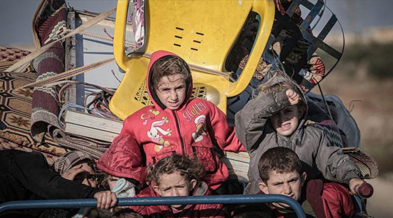 Saldırılar nedeniyle 25 bin sivil Türkiye sınırı yakınlarına göç etti