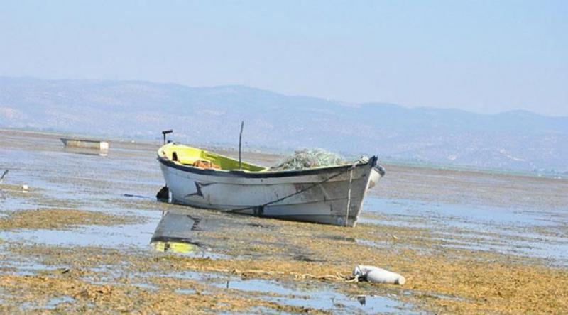 Marmara Gölü’nde su 500 metre çekildi