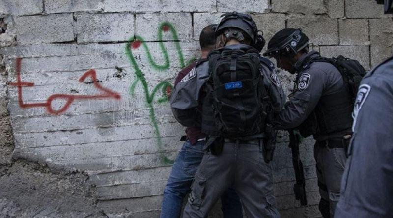 İşgalci İsrail askerleri Batı Şeria'da 22 Filistinliyi gözaltına aldı