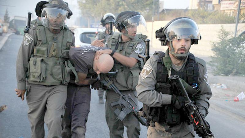 İşgal askerleri Batı Şeria'da 12 Filistinliyi gözaltına aldı