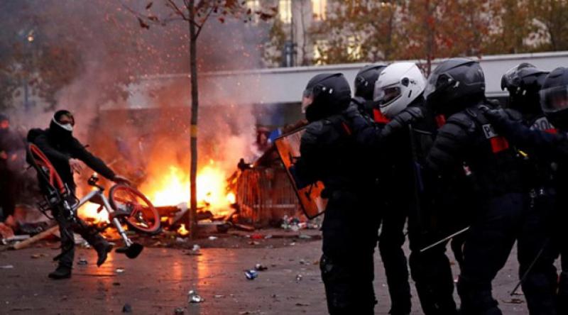 Fransa'da grevlerin 36'ncı gününde protestolar devam ediyor