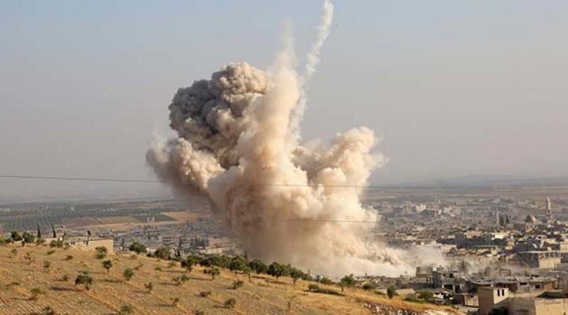 Suriye'de rejim ve Rus uçakları İdlib'i bombaladı