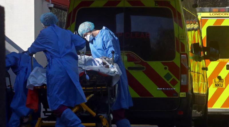 İngiltere'de koronavirüs nedeniyle 596 kişi yaşamını yitirdi