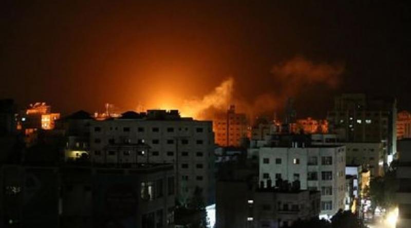 İşgalci İsrail Hamas'a Bağlı Bir Noktayı Bombaladı